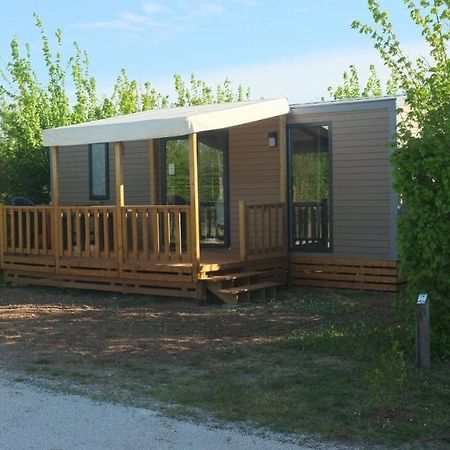 Camping Du Plan D'Eau **** 호텔 Saint-Yrieix-sur-Charente 외부 사진