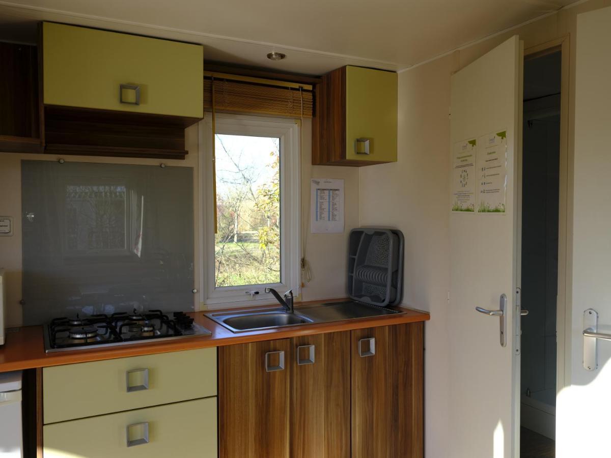 Camping Du Plan D'Eau **** 호텔 Saint-Yrieix-sur-Charente 외부 사진