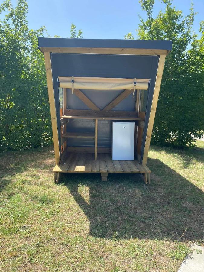 Camping Du Plan D'Eau **** 호텔 Saint-Yrieix-sur-Charente 외부 사진