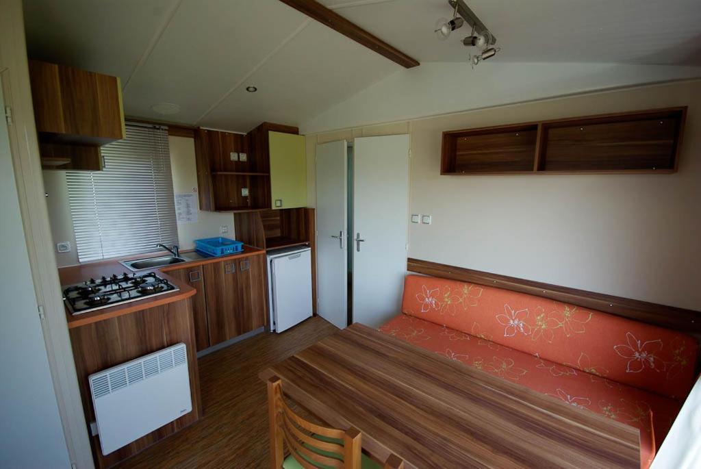 Camping Du Plan D'Eau **** 호텔 Saint-Yrieix-sur-Charente 외부 사진