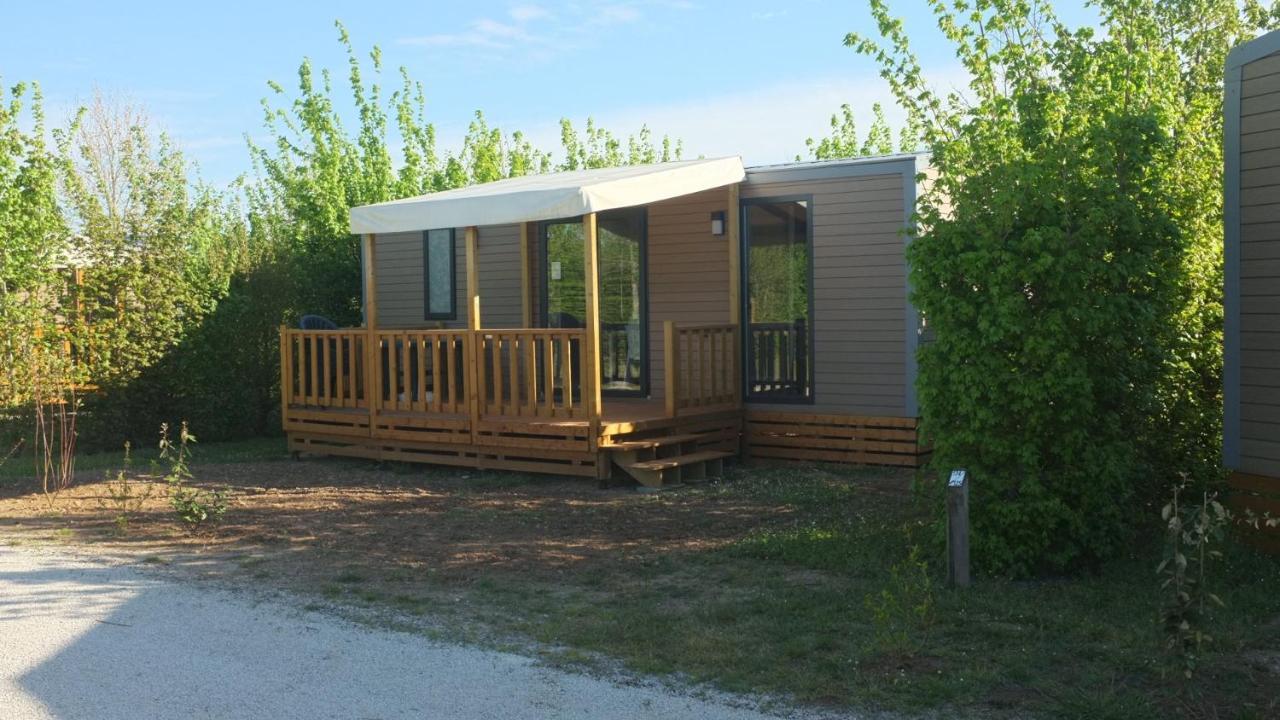Camping Du Plan D'Eau **** 호텔 Saint-Yrieix-sur-Charente 외부 사진